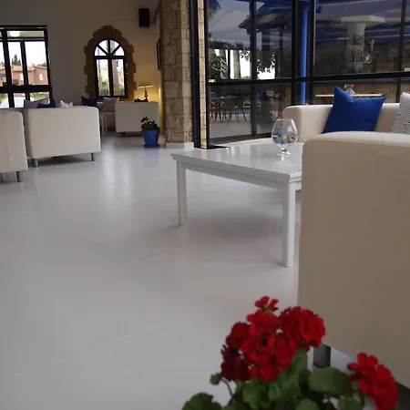 Hilltop Gardens Apart-hotel